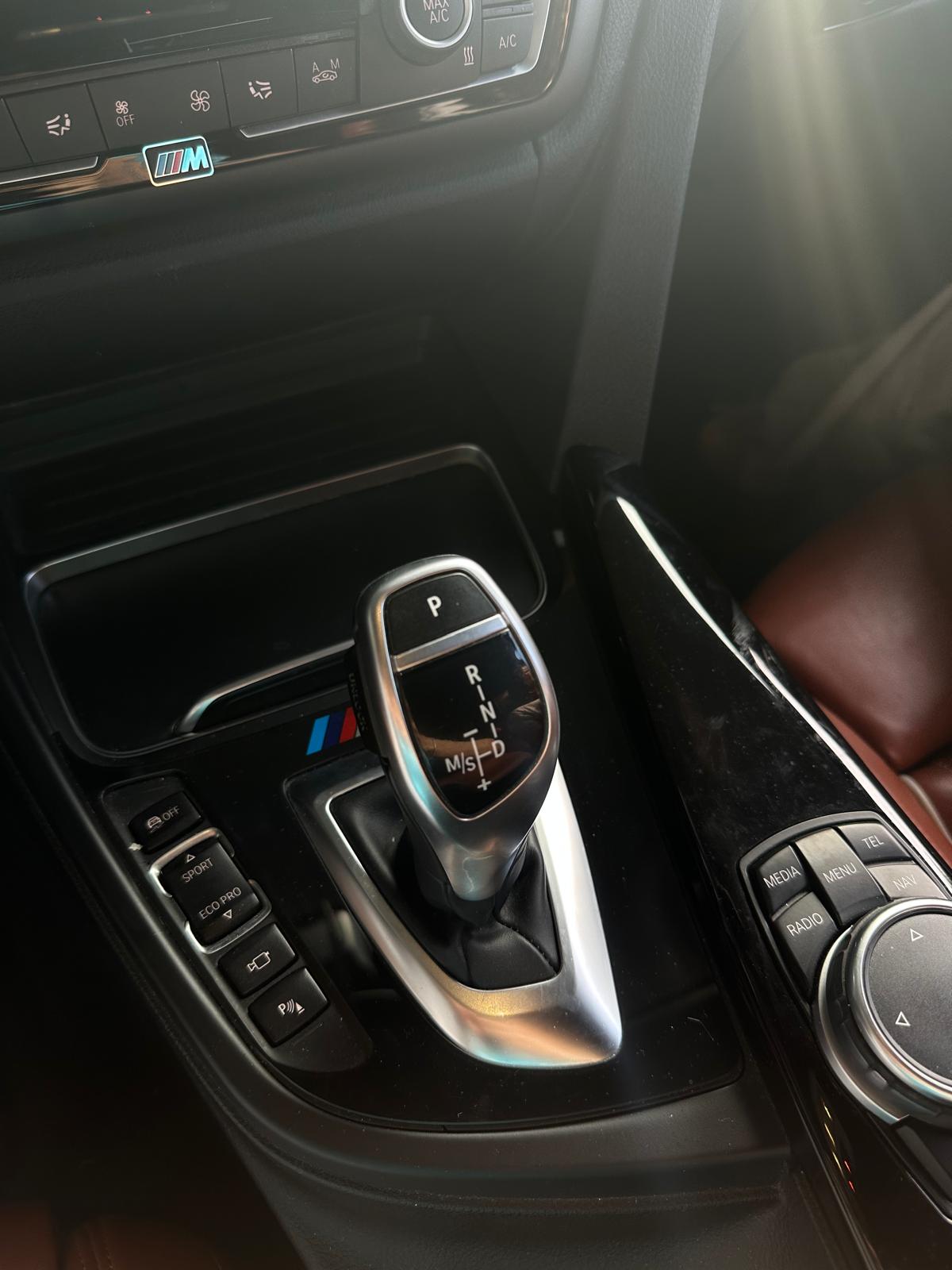 BMW 435i Gran Coupé ZF 8-speed gear selector and iDrive controller