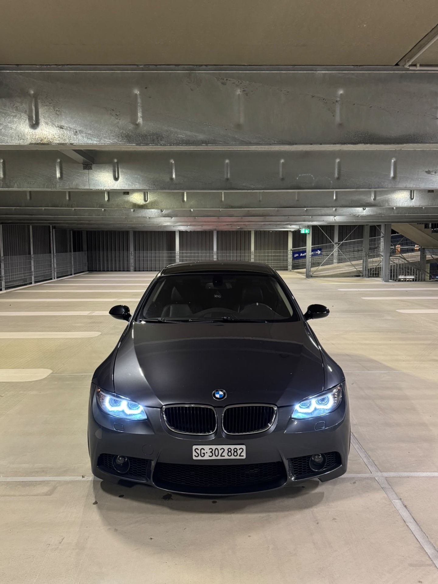 BMW 330i von @h8ted.cookie