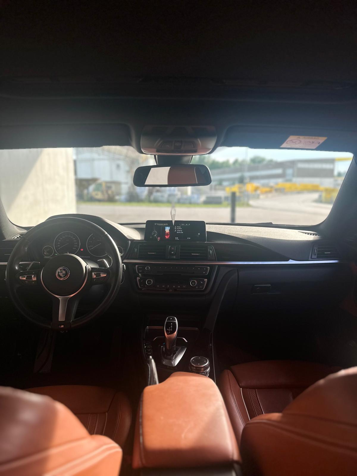 BMW 435i Gran Coupé cockpit seen from the rear seat